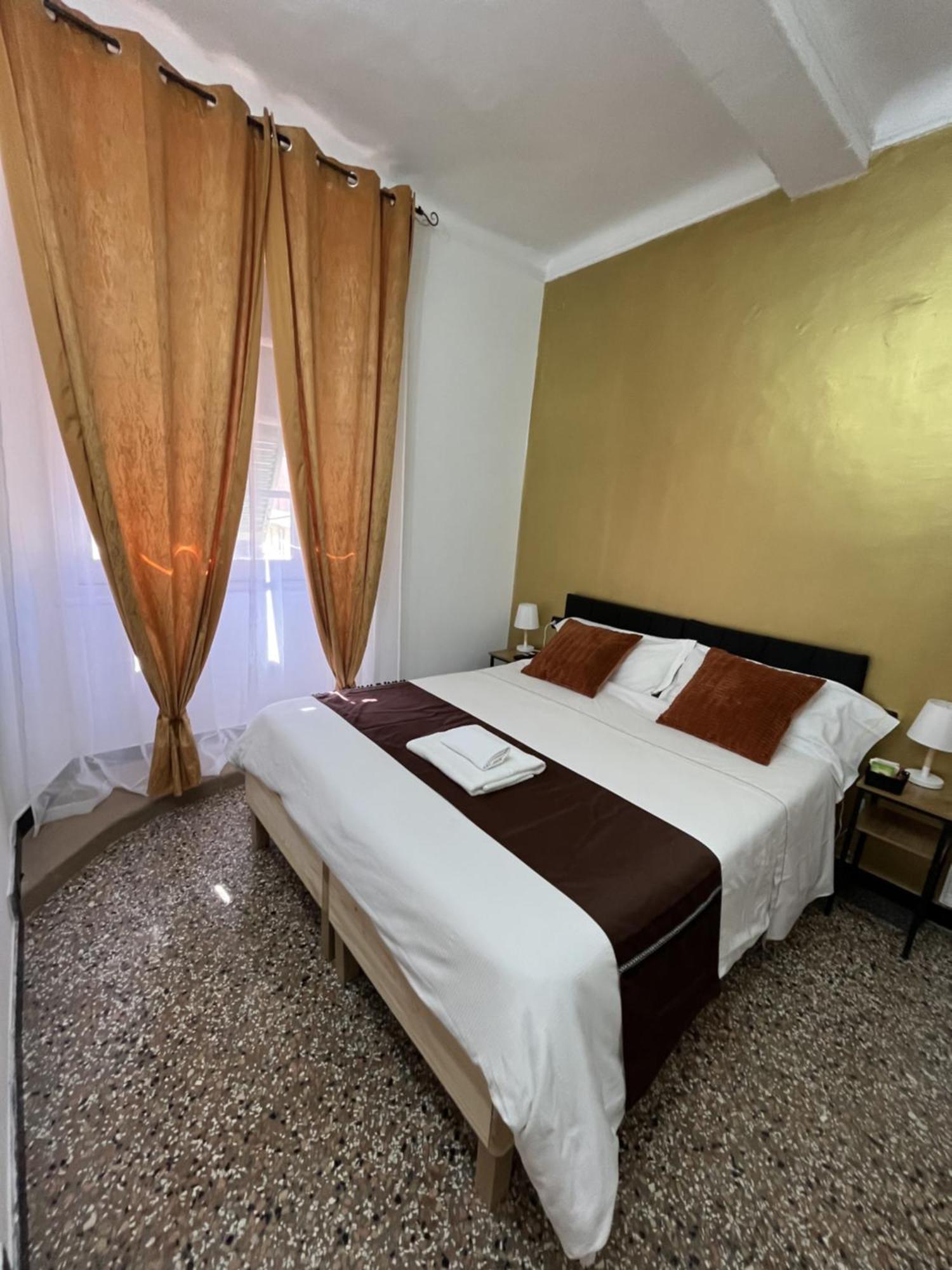 Genova Gold Rooms Quarto foto